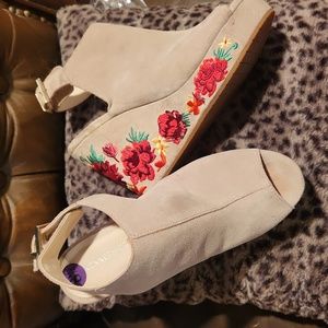 Kenneth Cole New York Orla Sandal Wedge Size 8.5